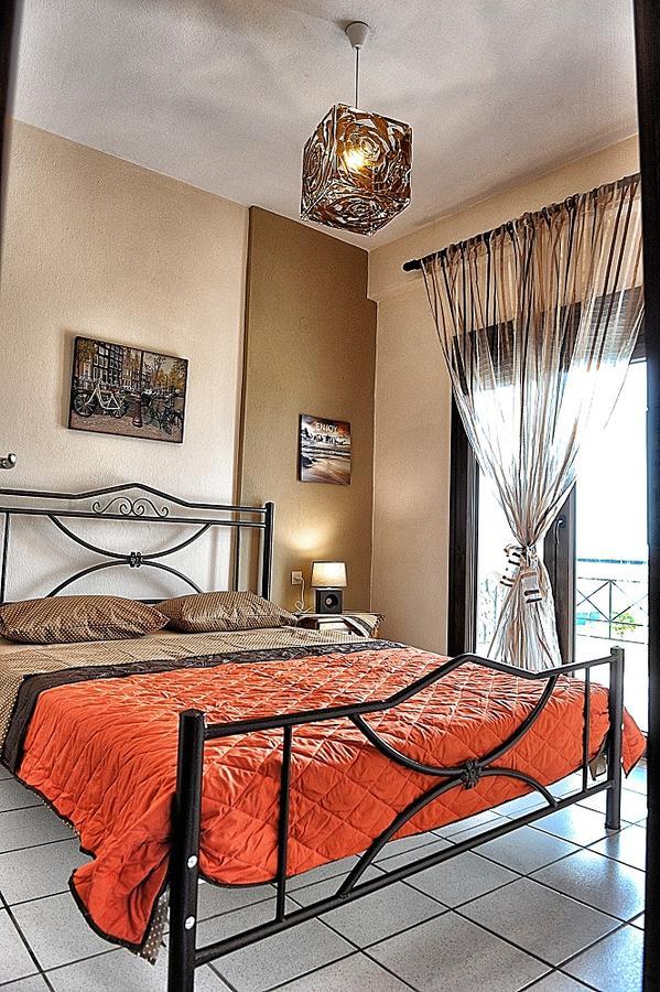 Palm Tree Apartments Psakoudia Extérieur photo